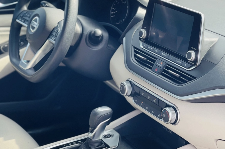 Picture Nissan Altima 2020 